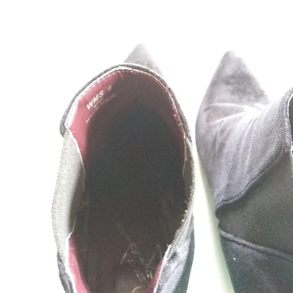 REPORT women's black velvet pull-on pointed toe ankle booties size 6